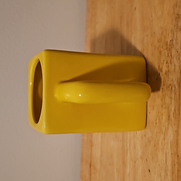 Pac-Man Shaped Mug, Ceramic, Multi-Colour, 14 x 8 x 11 cm - Picture 4 of 7